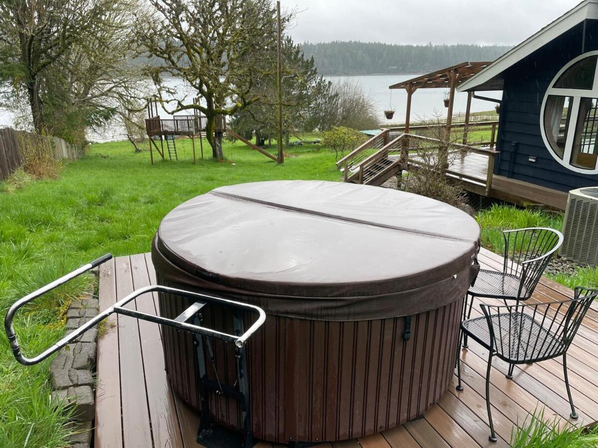 Holiday home Oceanfront Studio/loft: Alpacas, Oysters & Kayaks Shelton