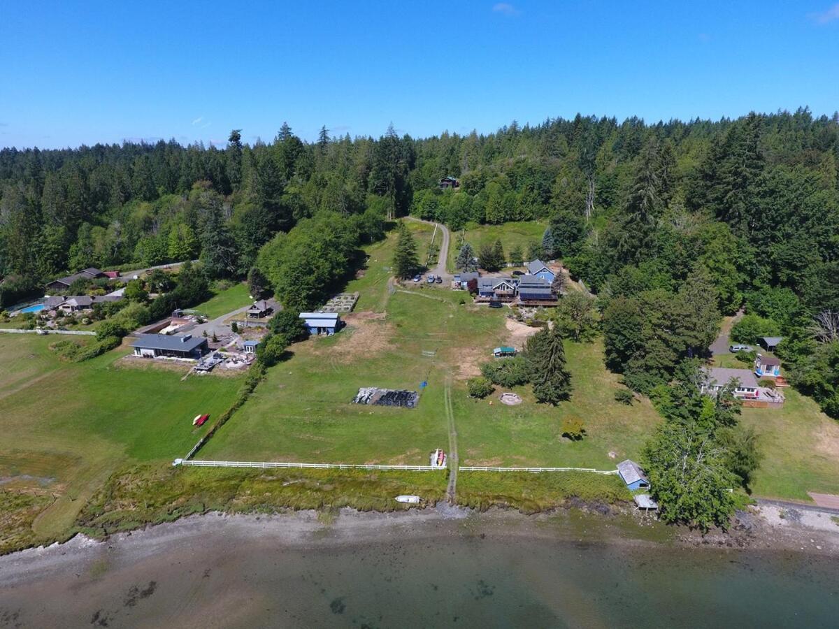 Oceanfront Studio/loft: Alpacas, Oysters & Kayaks * Shelton